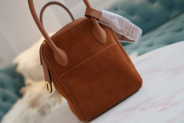 a0a34057c531b11 Stock Hermes CK37 Gold Grizzly / Swift Leather Lindy 26CM Gold Hardware