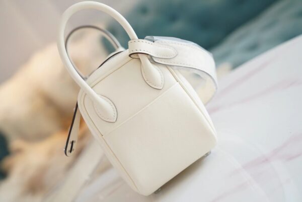 a1864b00215b07d Fashion Hermes Mini Lindy 19CM I2 Nata / Gold Swift Leather Silver Hardware