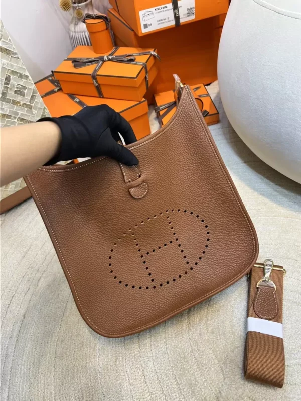 a6184160f9adf41-jpg-1 Qatar Doha Hermes 37 Gold Evelyne 29CM Clemence Leather Gold Hardware
