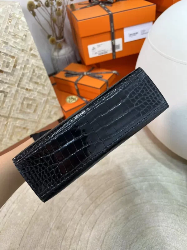 a7be9a405569a47-jpg New Hermes 89 Noir Shiny Alligator Crocodile Kelly Pochette 22 Gold Hardware
