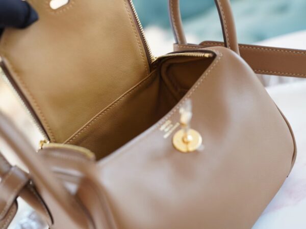 aa526876ec75376 Wholesale Hermes 3G Alezan & 4B Biscuit Inner Swift Leather Mini Lindy 19CM