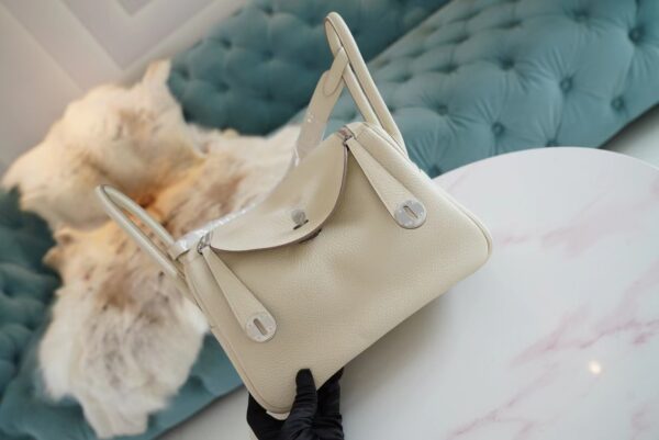 aa9e0eb80596d06 New Arrival Hermes Lindy 26CM CK10 Craie Clemence Leather Silver Hardware