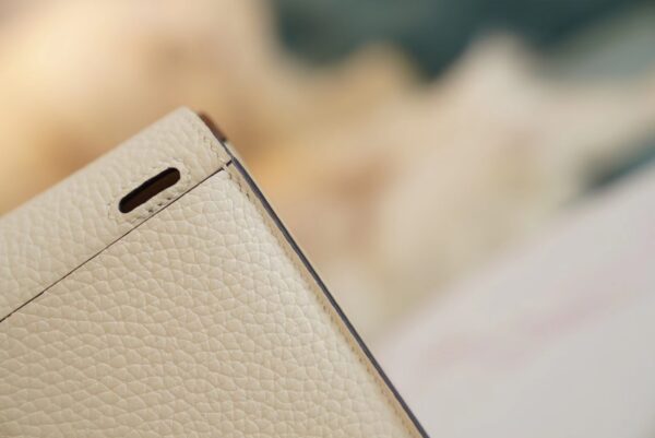 ad0034948b56585 Hermes Halzan 25CM Clemence I2 Nata / 4B Biscuit Gold Hardware