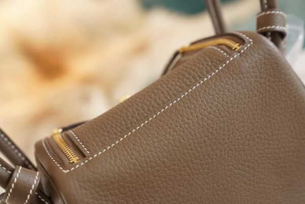 ad0adea2f9a39f7 Hermes Handmade Boutique Mini Lindy19CM C18 Gris Etoupe Clemence Leather Gold Hardware