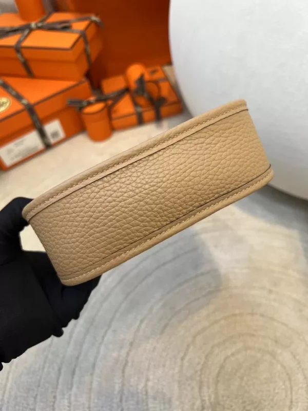 ad1491738bfcb8b-jpg Hermes Shop Clemence Mini Evelyne 16CM 0M Chai Silver Hardware