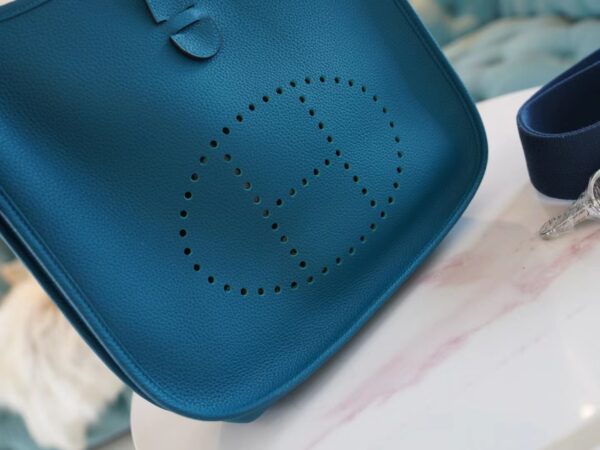 b02f17358b38bd3 Full Handmade Hermes 1P Blue Colvert TC Leather Evelyne 29CM Silver Hardware