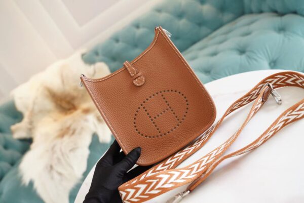 b0af6d7b3391368-1 God Factory Bags Factory Hermes CK37 Gold Clemence Leather Mini Evelyne16CM Silver Hardware