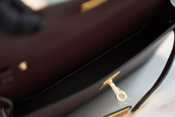 b1b8e163da78b0d Canada Toronto Hermes Kelly Elan Chevre 0G Rouge Sellier Gold Hardware