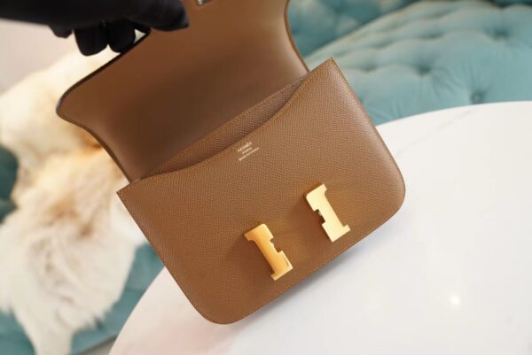 b1cc7d1a43dfd99 Hermes Boutique 3G Alezan Epsom Leather Constance19CM Shoulder Bag