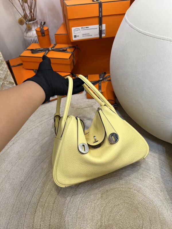 bb69f8ed25d15d0-1 Hermes Boutique Lindy 26CM Clemence Leather 0Y Lemoncello Silver Hardware