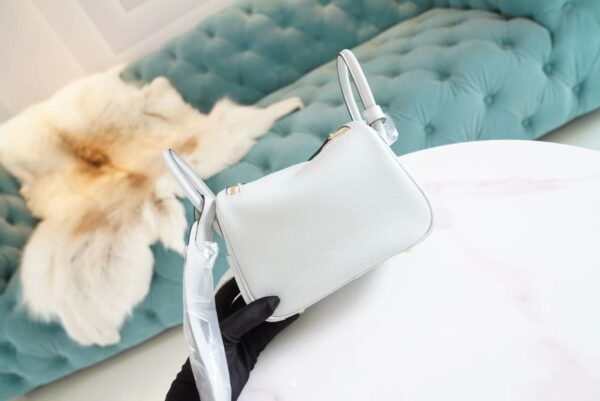 bb8d51a7d18ce45 Hand Stitch Hermes Mini Lindy19CM 08 Blue Brume Clemence Leather Gold Hardware