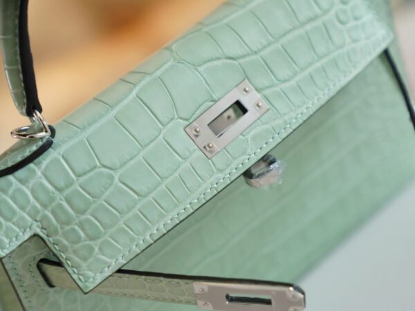 c3caf76d4075305 Hand Stitching Hermes Mini Kelly 19CM 6U Vert D’eau Matte Alligator Silver Hardware