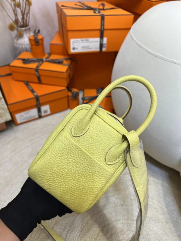 c3f55ca51c53cd3 Canada Ottawa Hermes Mini Lindy 19CM Clemence 1Z Jaune Poussin/ I2 Nata Silver Hardware