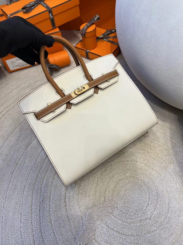 c9af4ee378bfca0-1 Qatar Doha Hermes Birkin Sellier 25 10 Craie / 37 Gold Epsom Brush Gold Hardware