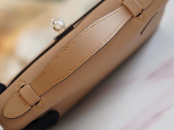 c9c6304b93d0179 Wholesale Hermes Kelly Pochette22CM 0M Chai Swift Leather Gold Hardware