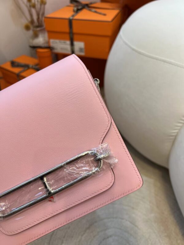 d92b5c6d18a139b Saudi Arabia Riyadh Hermes Roulis 18cm Swift 3Q Rose Sakura Silver Hardware