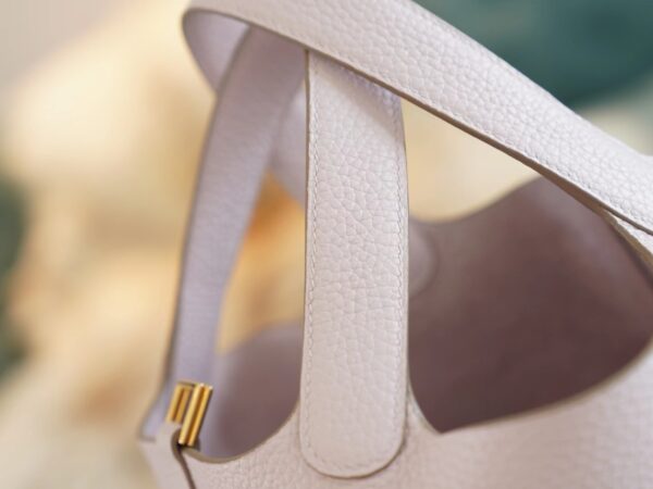 d92f98f523980a9 Thailand Bangkok Hermes Picotin 18CM Clemence 09 Mauve Pale Gold Hardware