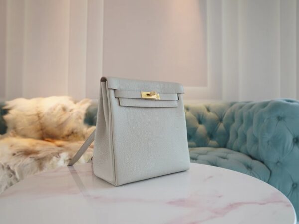 dd41a4ee1781733 Handmade Hermes Kelly Ado Backpack 22cm Clemence 80 Gris Pearl Gold Hardware