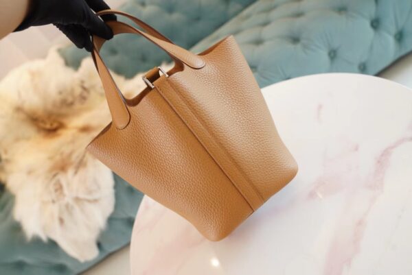 ddd47f819682035 Hermes Boutique Picotin18CM Women’s Bag 4B Biscuit Clemence Leather Silver Hardware