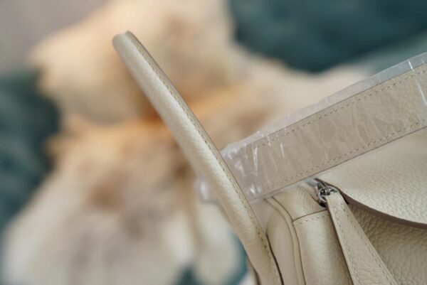 e22cfd07593a066 New Arrival Hermes Lindy 26CM CK10 Craie Clemence Leather Silver Hardware