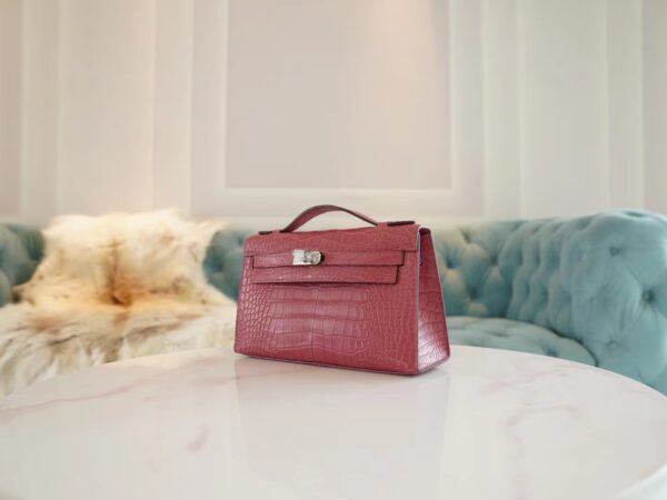 e8d7aef69ed7c36 New Hermes Kelly Pochette 22cm HCP Matte Alligator G5 Bois De Rose Silver Hardware
