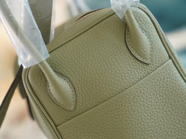 ee5caf73b5dd79e God Factory Bags Hermes Lindy26CM Q1 Sauge Clemence Leather Shoulder Bag Gold Hardware