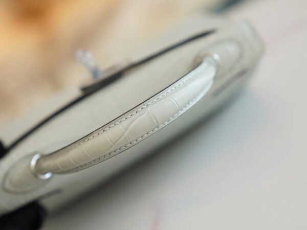 f1d39534a82af0d Hermes Factory Mini Kelly 19CM Matte Alligator 0W Gris Neve Silver Hardware