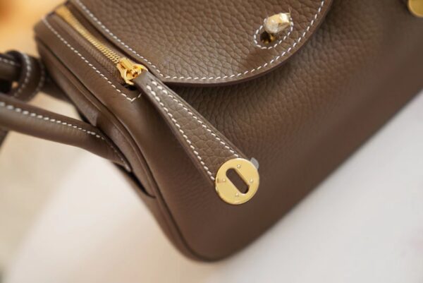 f66fa3e0ea1a528 Hermes Handmade Boutique Mini Lindy19CM C18 Gris Etoupe Clemence Leather Gold Hardware