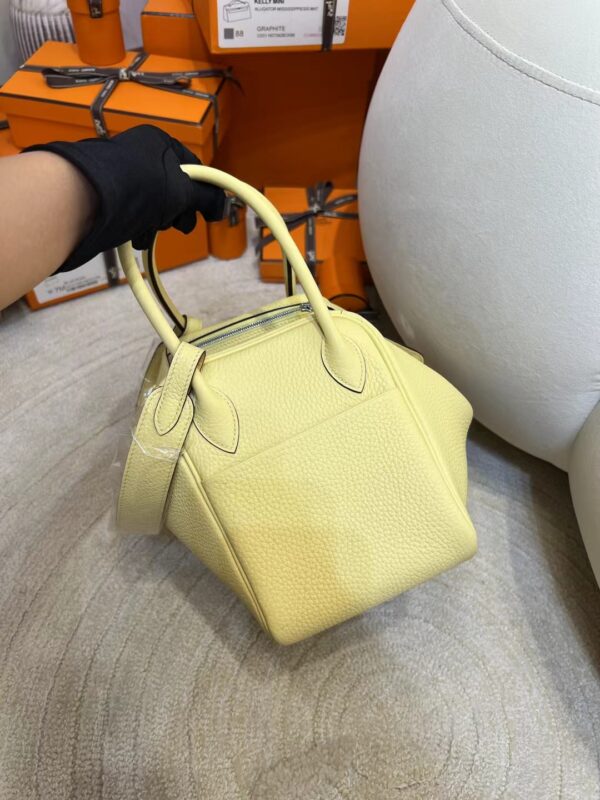 fa1ec5227f934f5 Hermes Boutique Lindy 26CM Clemence Leather 0Y Lemoncello Silver Hardware