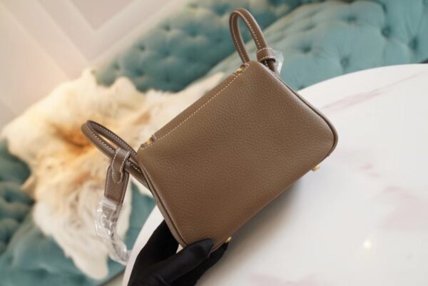 fe4319058b4af05 Hermes Handmade Boutique Mini Lindy19CM C18 Gris Etoupe Clemence Leather Gold Hardware