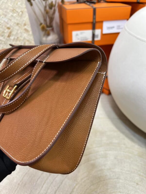 mmexport1713423384124 Full Handmade Hermes 37 Gold Halzan 25CM Barenia Faubourg Gold Hardware