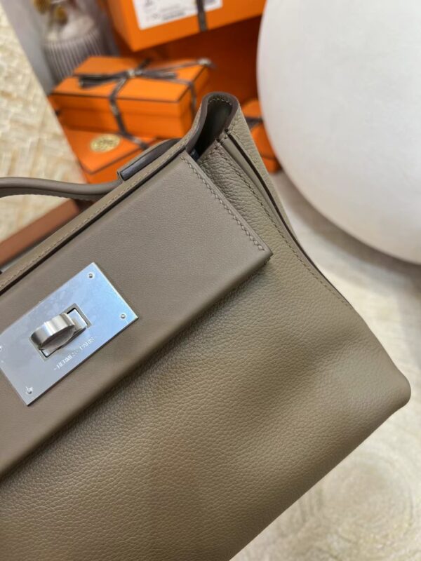 mmexport1713423426133 New Hermes 18 Etoupe Evercolor Leather Kelly 2424 Mini Silver Hardware