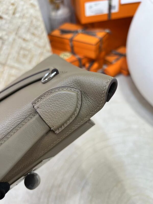 mmexport1713423427933 New Hermes 18 Etoupe Evercolor Leather Kelly 2424 Mini Silver Hardware