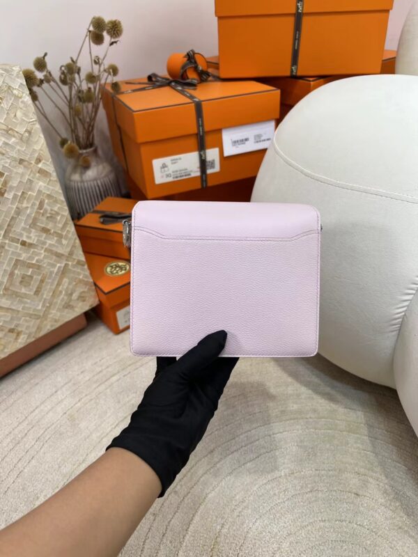 mmexport1713423619711 Handmade Hermes Roulis 19cm Evercolor Leather 09 Mauve Pale Silver Hardware