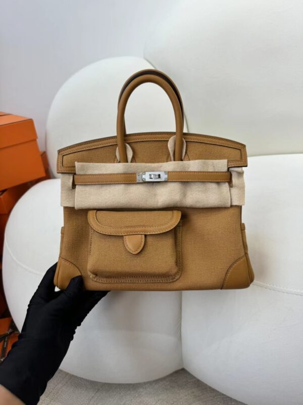 mmexport1715153545140 Australia Sydney Hermes Birkin Cargo 25CM 37 Gold Canvas/ Swift Leather Silver Hardware