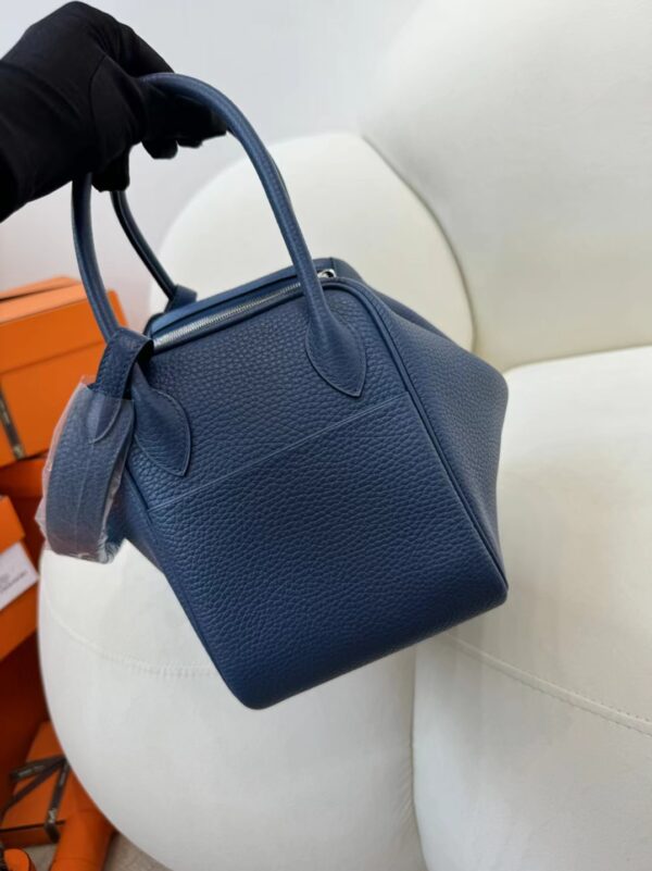 mmexport1715153686792 Hermes Boutique R2 Blue Agate/ 4Z Gris Mouette Clemence Lindy 26CM Silver Hardware