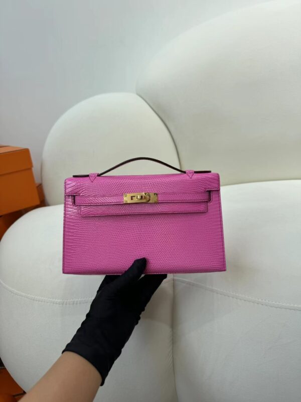 mmexport1715153990529-1 Hermes Bag Images Lizard Leather Kelly Pochette 22cm E5 Rose Tyrien Gold Hardware