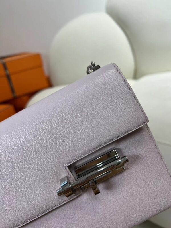 mmexport1716272241614 Hermes Bag Images Verrou Mini 17 Chevre Leather 09 Mauve Pale Silver Hardware
