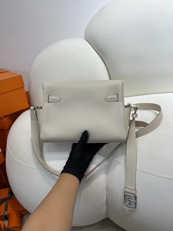 mmexport1716273119349 Hermes Bag Price Kelly Messenger 25CM Evercolor Leather 8L Beton Silver Hardware