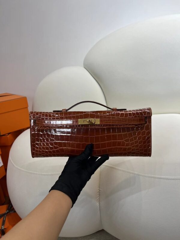 mmexport1716273454569-1 Britain Hermes Shiny Niloticus Crocodile Kelly Cut 31CM CK33 Miel Gold Hardware