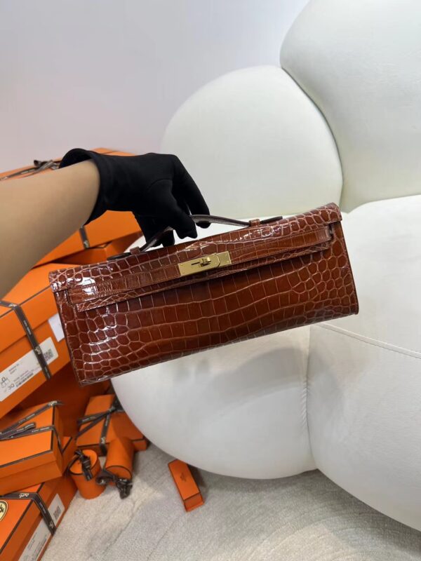 mmexport1716273456381 Britain Hermes Shiny Niloticus Crocodile Kelly Cut 31CM CK33 Miel Gold Hardware