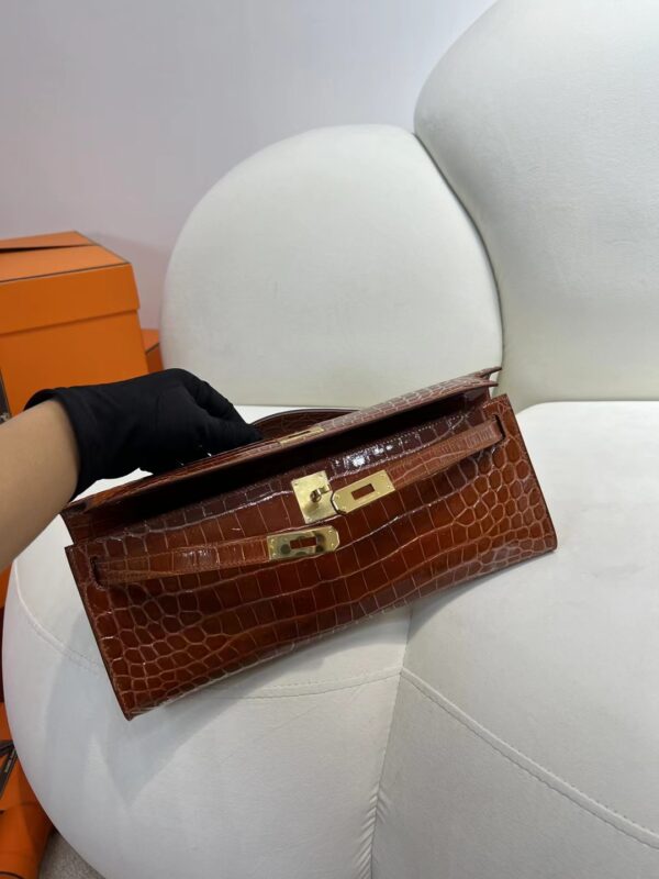mmexport1716273469411 Britain Hermes Shiny Niloticus Crocodile Kelly Cut 31CM CK33 Miel Gold Hardware