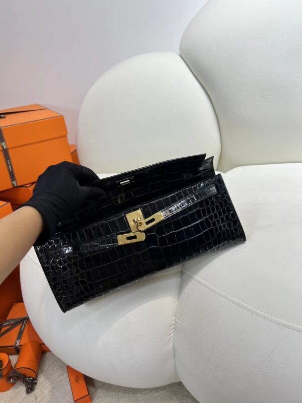 mmexport1716273499431 Australia Sydney Hermes Kelly Cut 31CM Shiny Porosus Crocodile 89 Noir Gold Hardware