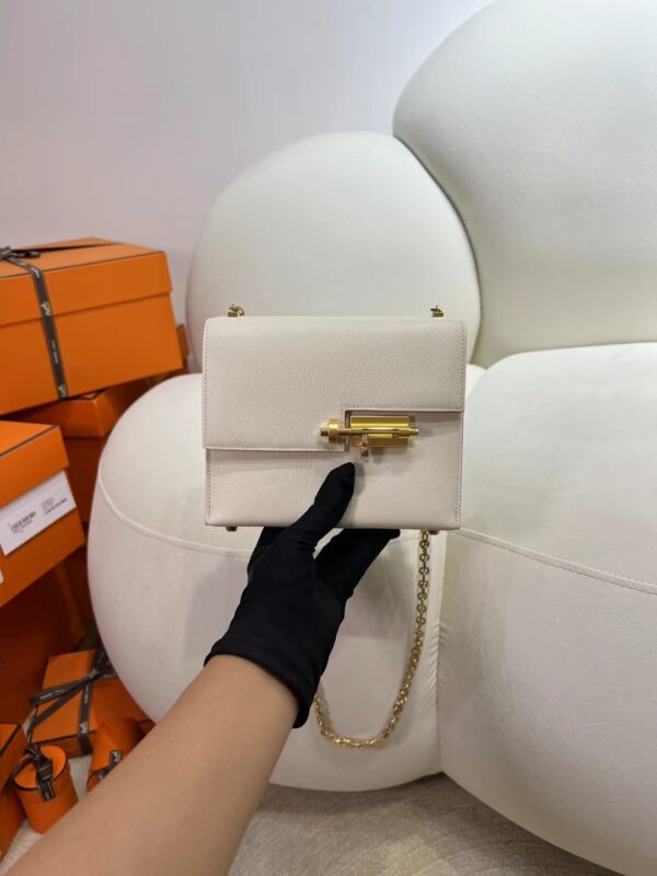 mmexport1717481633302-1 Hermes Bag Price Verrou Mini 17CM Chevre Leather I2 Nata Light Gold Hardware