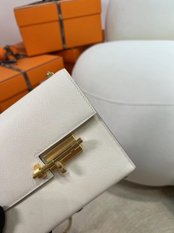 mmexport1717481637097 Hermes Bag Price Verrou Mini 17CM Chevre Leather I2 Nata Light Gold Hardware