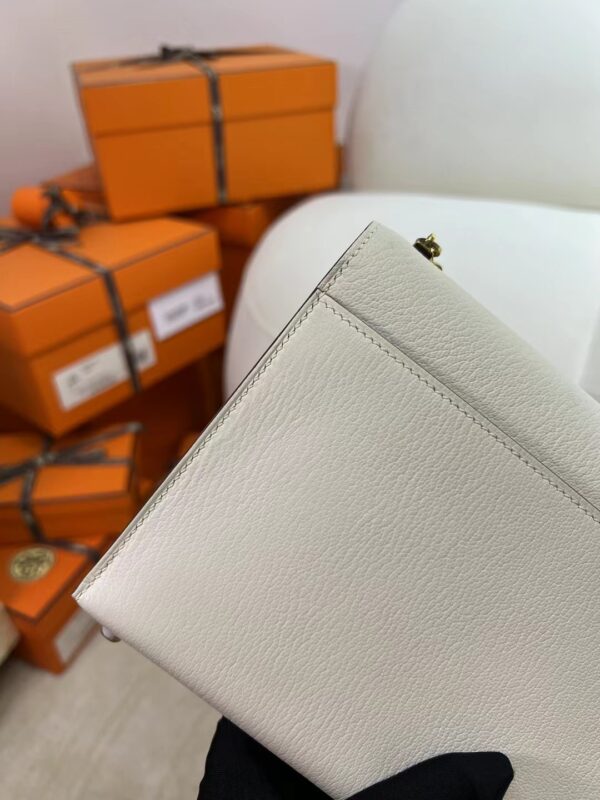 mmexport1717481638989-1 Hermes Bag Price Verrou Mini 17CM Chevre Leather I2 Nata Light Gold Hardware