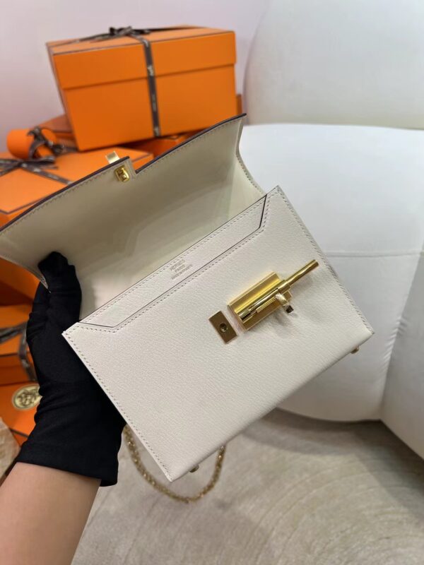 mmexport1717481640855 Hermes Bag Price Verrou Mini 17CM Chevre Leather I2 Nata Light Gold Hardware