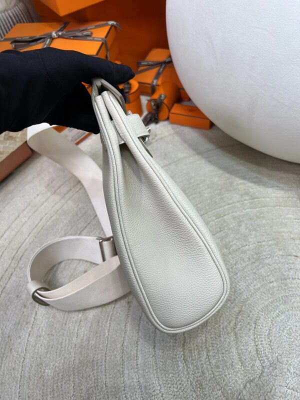 mmexport1717482000624 Russia Moscow Hermes Hac A Dos Backpack Togo Leather 10 Craie Silver Hardware