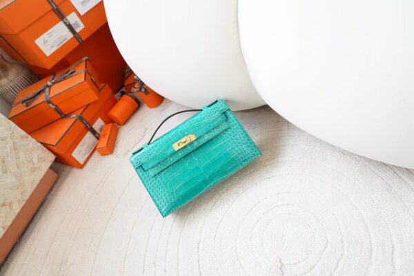 mmexport1720592624088-1 Russia Moscow Hermes Shiny Alligator Crocodile Kelly Pochette 22cm O6 Vert Jade Gold Hardware