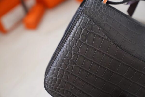 mmexport1720592702324 UAE Dubai Hermes Constance 19CM Matte Alligator Crocodile 88 Gris Graphite Silver Hardware